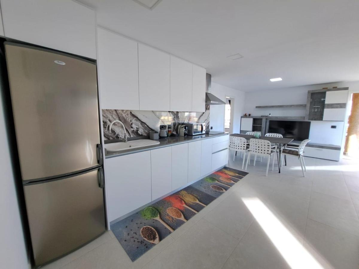 Newly Reformed 2 Bedroom Apartment In The Center Of Los Cristianos Лос-Крістіанос Екстер'єр фото