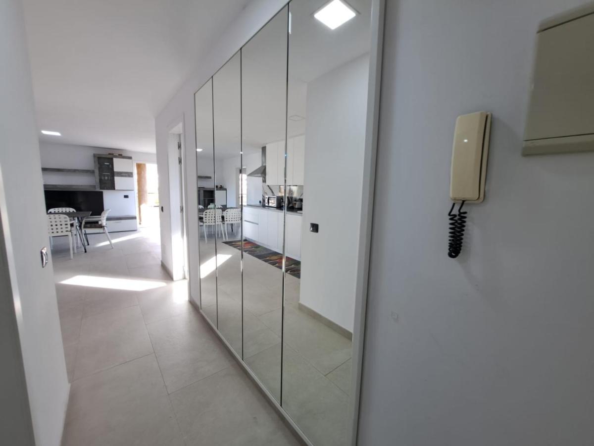 Newly Reformed 2 Bedroom Apartment In The Center Of Los Cristianos Лос-Крістіанос Екстер'єр фото