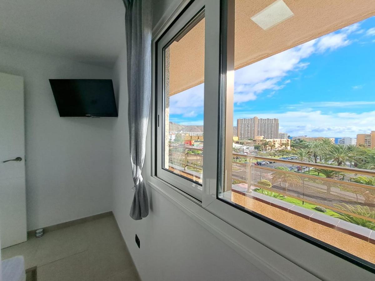 Newly Reformed 2 Bedroom Apartment In The Center Of Los Cristianos Лос-Крістіанос Екстер'єр фото