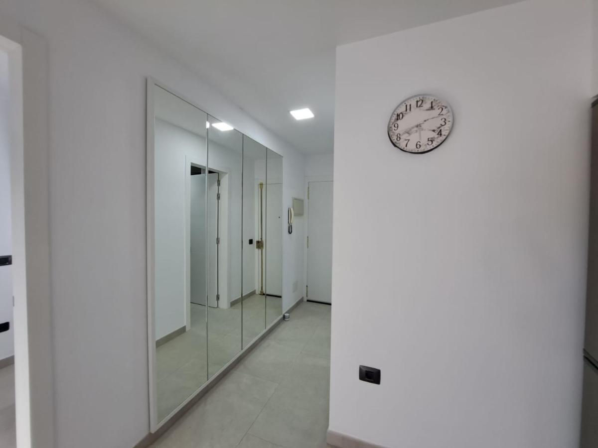 Newly Reformed 2 Bedroom Apartment In The Center Of Los Cristianos Лос-Крістіанос Екстер'єр фото