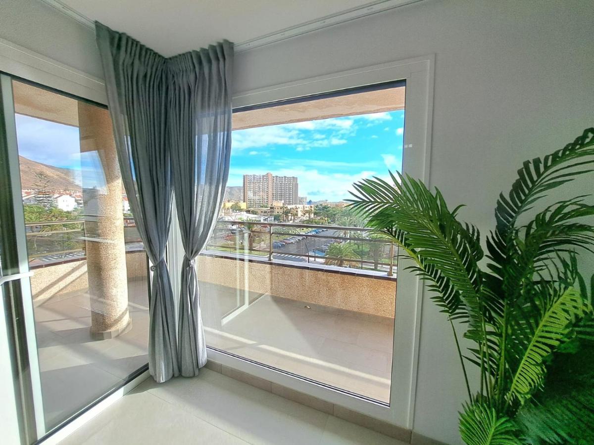 Newly Reformed 2 Bedroom Apartment In The Center Of Los Cristianos Лос-Крістіанос Екстер'єр фото