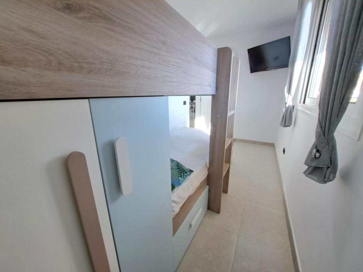 Newly Reformed 2 Bedroom Apartment In The Center Of Los Cristianos Лос-Крістіанос Екстер'єр фото