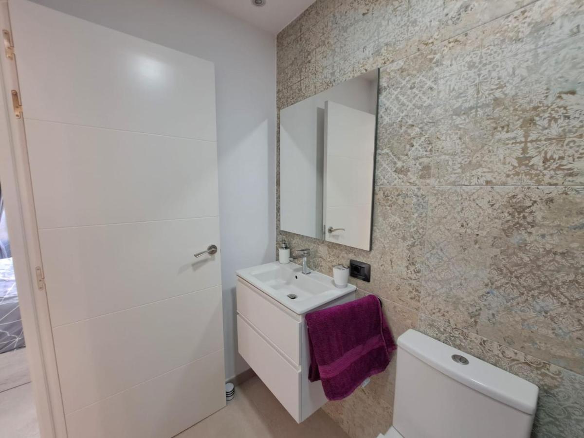 Newly Reformed 2 Bedroom Apartment In The Center Of Los Cristianos Лос-Крістіанос Екстер'єр фото