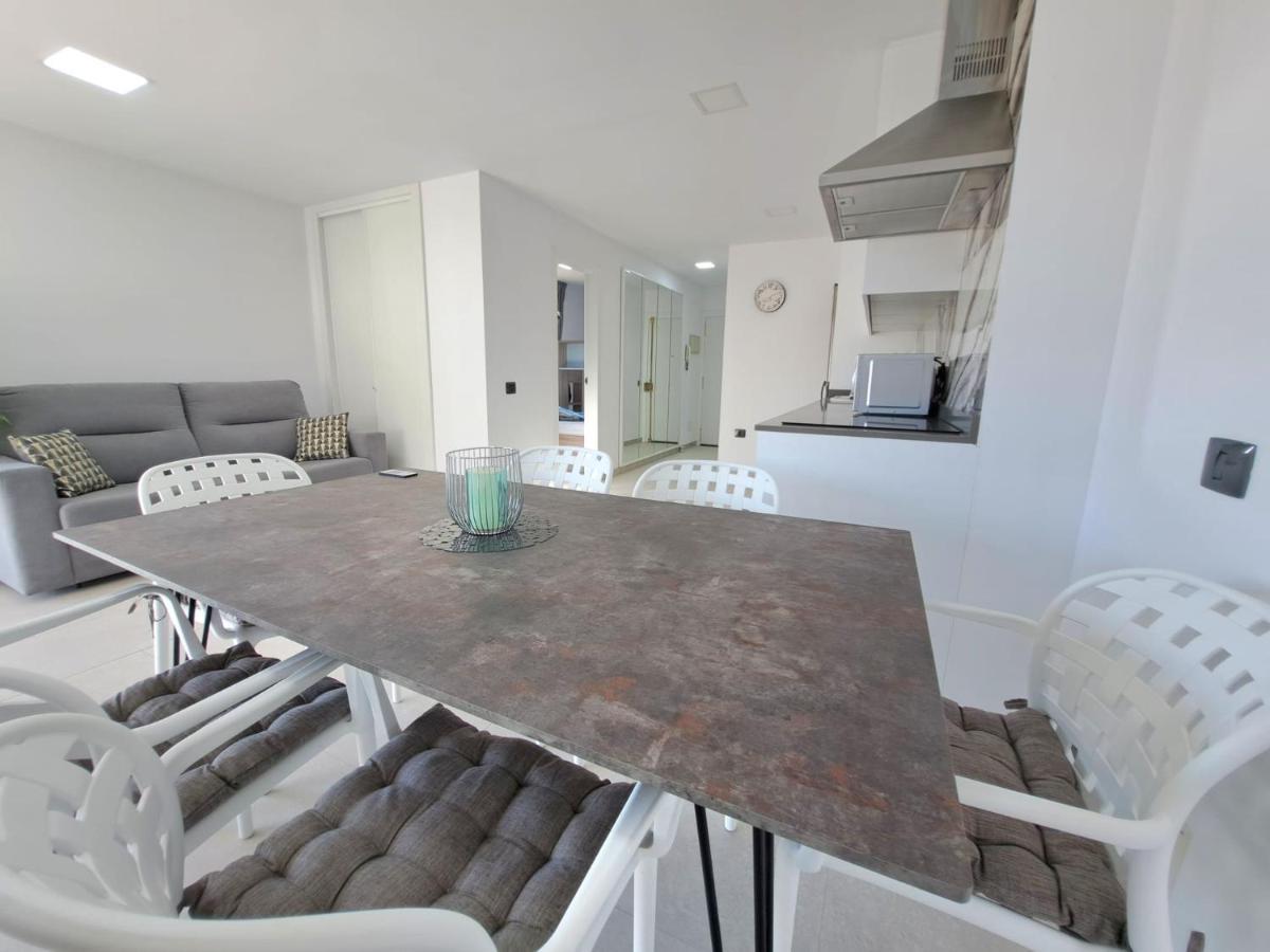 Newly Reformed 2 Bedroom Apartment In The Center Of Los Cristianos Лос-Крістіанос Екстер'єр фото